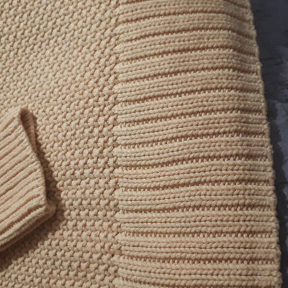 Knit sweater, gold, long slv, cotton & acrylic blend, side splits  Lucky Brand - Picture 2 of 4